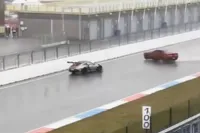 Race met Porsche GT3 RS 992 op nat circuit van TT Assen duidelijk geen succes