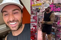 'Wandelend stripboek', Dave Roelvink moet tattoos afdekken in Japan: "Onbegonnen werk"