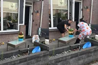 Wel een verschrikkelijke rommel, maar elastiekjes om watermeloen doen blijft wel leuk
