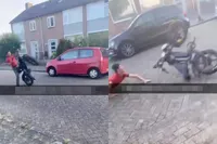 Mannetje op Fatbike wil indruk maken op meisje, maakt mooie schuiver