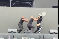 Fake Deadmau5 neemt podium over in Canada, maar toch niet helemaal wat het lijkt