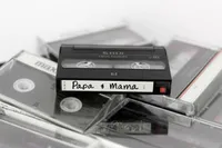 Charlotte komt achter pikante geheim van haar ouders en had dat liever niet willen weten