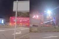 Dronken Brit steelt bulldozer en gaat op ramkoers door Wolverhampton