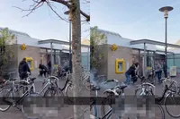 Het internet denkt dat er echt een bizarre plofkraak op klaarlichte dag wordt gepleegd