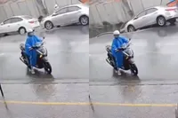 Sinkhole slurpt twee auto’s op in hartje Da Nang