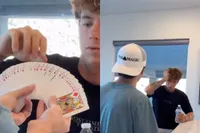 Gast compleet mindblown door wel een simpele goocheltruc