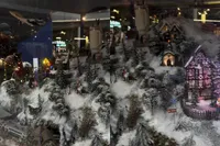 Iemand heeft iets héél opvallends verstopt in deze miniatuurwereld op Antwerpen Centraal