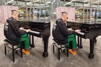 Na nachtje hakken op Thunderdome tot rust komen op Utrecht Centraal