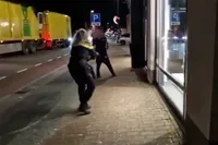 Politie moet meerdere keren taser inzetten bij arrestatie in Oldebroek: beelden gaan viraal