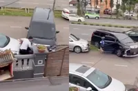 Karma: verkeersruzie, aanslag op iemands leven en eindigen in de greppel