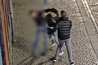 Zware mishandeling Breda: man op straat in elkaar geslagen, broccoli-haar en meeloper “Mees” nog niet aangehouden