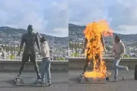 Man steekt standbeeld van Cristiano Ronaldo in de fik bij museum op Madeira en zet het trots op Instagram