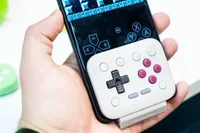 CES 2026: 8BitDo komt met Flip Pad: verander je smartphone in een draagbare retro-gameconsole