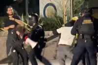 21-jarige betoger raakt blind na ‘non-lethal’-schot in gezicht bij protest in Santa Ana