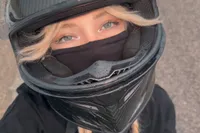 Iraanse motor-influencer Diana Bahadour (19) doodgeschoten: ‘Baby Rider’ werd symbool van vrijheid