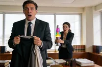 Advocaat wil op kantoor nooit gestoord worden — zijn vrouw ontdekt de echte reden