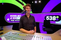 Frank Dane voor het eerst weer op de radio na overlijden broer Robert Jensen: ‘Gelukkig was ik daar’