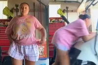 Oeps: mama doet een TikTok-choreografie, maar had niet gekeken naar haar 1-jarige probleempje