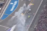 Chaos bij de Daytona 500: 17 auto’s in mega-crash tijdens ‘The Big One’