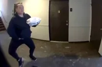 Gatver: DoorDash-bezorger in Ohio betrapt op smerige grabbel actie vlak voor overhandigen bestelling