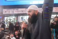 Ramadan-bijeenkomst op Times Square: “Let them know the Muslims are taking over NYC.”