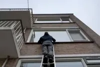 Tom had zich verslapen, daar hadden zijn collega’s een oplossing voor