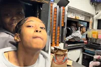 “Sir, this is a Wendy’s” wordt realiteit: dames slopen complete drive-thru