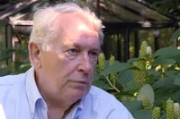 Presentator Koos Postema op 93-jarige leeftijd overleden