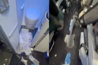 Wat je dus ook niet mee wil maken in een vliegtuig: toilet stroomt over