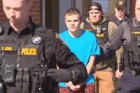 Scholier opgepakt voor 300+ aanklachten sextortion-netwerk: deed zich voor als 18+ filmster uit Nederland