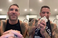 Jacob trekt z’n eigen voortand er even uit