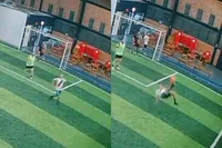 Speler probeert Ronaldo-achtige omhaal… maar eindigt met keiharde reality check op z’n nek