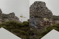 Helikopter crasht tijdens blusactie boven Kaapstad, piloot komt er bizar goed vanaf