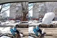 IJsblok mist gepensioneerde vrouw op een schaamhaar na