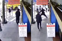 Man staat rustig te wachten… en wordt van achteren zonder reden levensgevaarlijk neergestoken