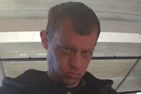 Politie slaat groot alarm: ontsnapte TBS’er Anne Dijkstra (41) spoorloos en dringend gezocht