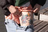 Utrechtse visdeurbel weer actief en fan Maarten heeft een ode laten tatoeëren