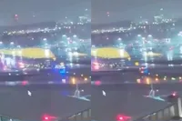 Beelden opgedoken van crash op LaGuardia: vliegtuig knalt op brandweerwagen