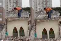 Braziliaanse sloper sloopt niet alleen gebouwtje tijdens werkzaamheden
