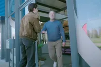 Keukenboer belooft keukenblad, levert maandenlang niks… en jaagt Belbus-team agressief weg