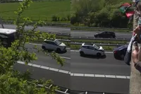 NEC-supportersbussen uitzwaaien gaat FOUT!