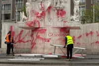 Nationaal Monument op de Dam beklad met rode verf op Dodenherdenking