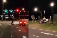 GTA Amsterdam als crossers het opnemen tegen politie en motoragent