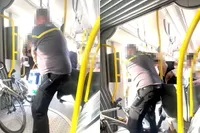 Kusttram in De Haan is een rijdend boksgala