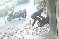 Politie deelt beelden van plofkraak in Drachten: herken jij deze scooter of verdachten?