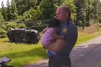 Baby van vier maanden uit auto geslingerd tijdens politieachtervolging