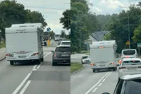 Camper heeft haast, dus de rest moet wijken