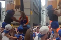 New York Knicks-winst leverde nogal een aparte strijd om een lantaarnpaal op