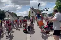 Nederlandse wielrenner Paul Vriesman gelanceerd nadat scootmobiel wielerkoers binnenrijdt