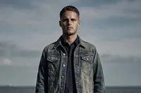 WK 2026: Joey Veerman deelt “subtiel sneertje” uit aan Ronald Koeman met reclamecampagne: “Denim with true character”